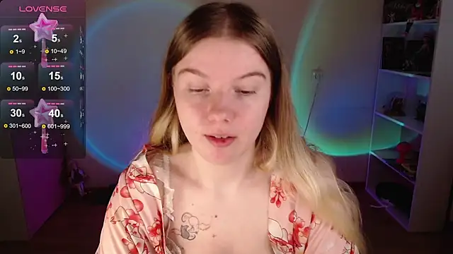 Strawberry juli online show from 09/16/25, 09:10