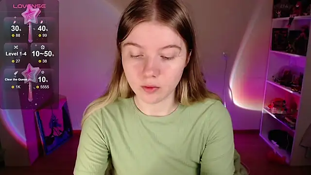 Strawberry juli online show from 09/26/25, 05:11