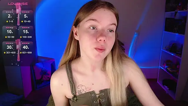 Strawberry juli online show from 10/02/25, 05:58