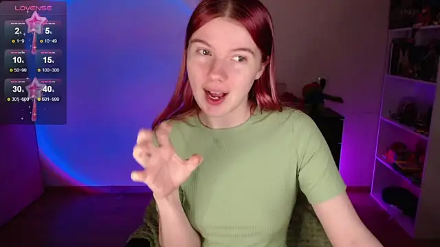 Strawberry juli online show from 11/16/25, 05:02