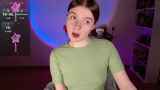 Strawberry juli online show from 02/13/26, 01:45