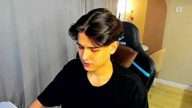 TravisRevas online show from 12/19/25, 05:20