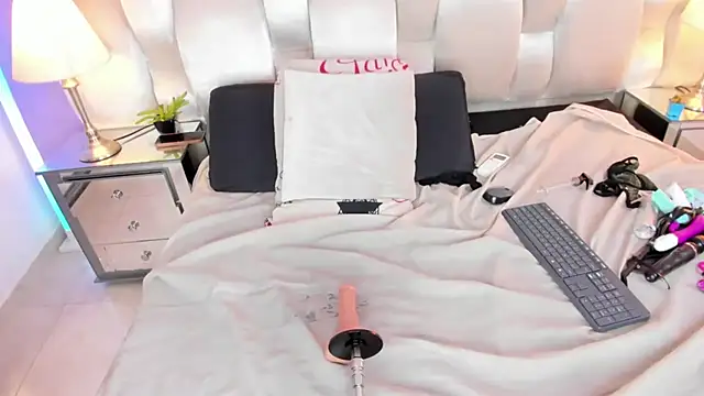 megan loviitz online show from 04/19/26, 06:10