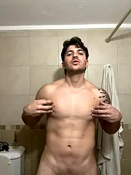 Snapshot of shuki0101 chatting on 11/28/25, 12:35 shuki0101 online show from 11/28/25, 12:35