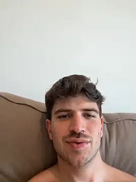 Snapshot of shuki0101 chatting on 02/21/26, 04:52 shuki0101 online show from 02/21/26, 04:52