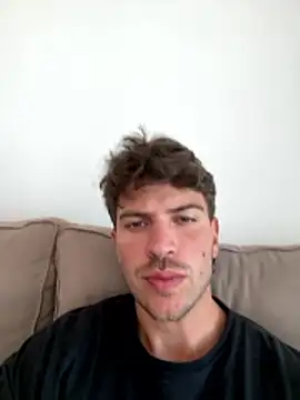 Snapshot of shuki0101 chatting on 03/19/26, 03:05 shuki0101 online show from 03/19/26, 03:05