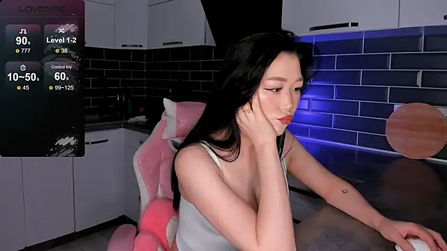 ShaiyaMinn3 online show from 04/21/26, 03:28