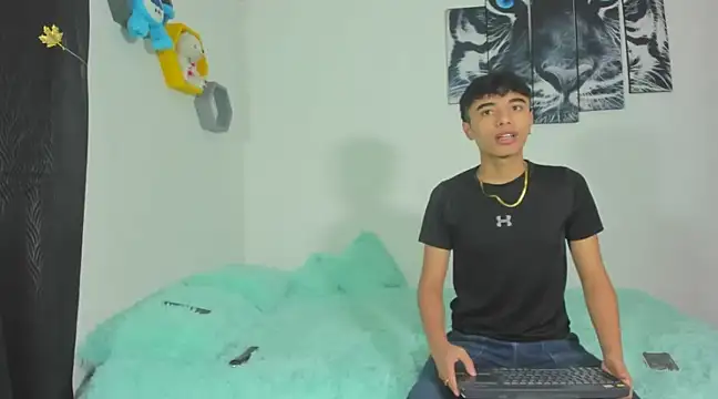 Snapshot of Maxxi_hot23 chatting on 03/09/25, 12:31 Maxxi hot23 online show from 03/09/25, 12:31