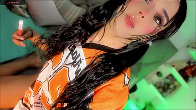 yaneycam online show from 04/21/26, 06:09