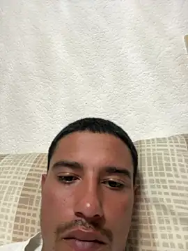 Snapshot of Maxxxxxsanchessss chatting on 04/01/26, 12:22 Maxxxxxsanchessss online show from 04/01/26, 12:22