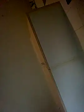 Snapshot of 1Zoey101 chatting on 12/17/25, 10:43 1Zoey101 online show from 12/17/25, 10:43