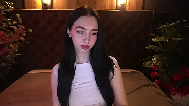 WildKittenX  online show from 04/15/26, 05:47