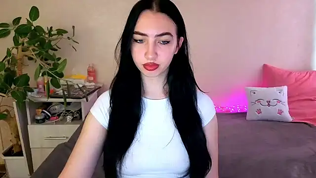 WildKittenX  online show from 06/06/26, 04:06