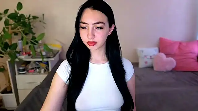 WildKittenX  online show from 06/28/26, 04:07