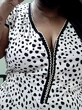 abinaya26 online show from 02/18/26, 02:18