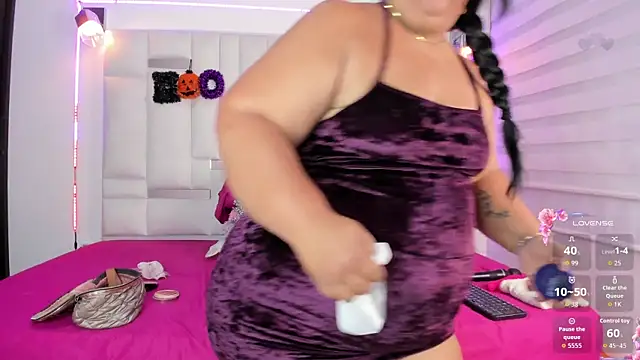 LunaaSweett online show from 10/16/25, 08:32