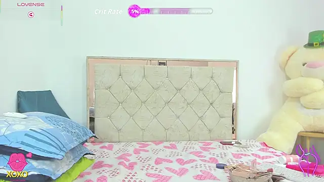 Snapshot of LunaaSweett chatting on 04/25/26, 01:52 LunaaSweett online show from 04/25/26, 01:52