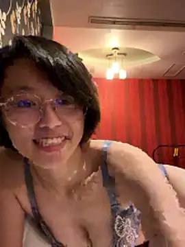 Snapshot of ladypaggy chatting on 05/10/26, 06:51 ladypaggy online show from 05/10/26, 06:51
