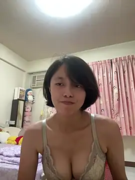 Snapshot of ladypaggy chatting on 05/26/26, 03:41 ladypaggy online show from 05/26/26, 03:41