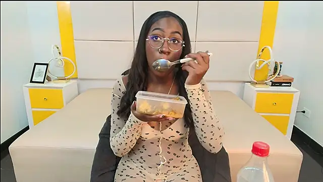 Qeen blackk online show from 11/04/25, 09:14