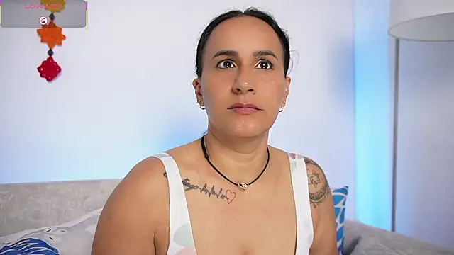 Sara Charmy online show from 03/06/26, 12:01