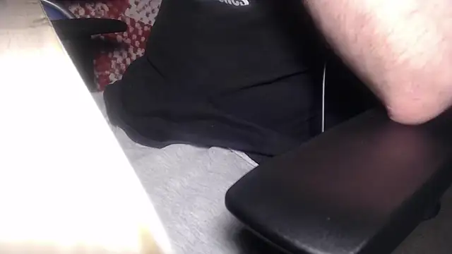 Snapshot of GreekDaddyNickOfficial chatting on 03/11/25, 09:37 GreekDaddyNickOfficial online show from 03/11/25, 09:37