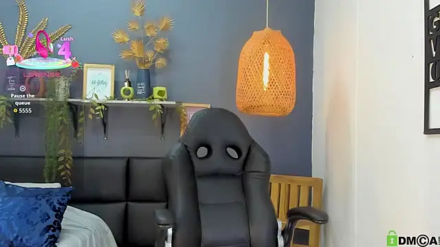 yessila parker online show from 01/15/26, 10:42