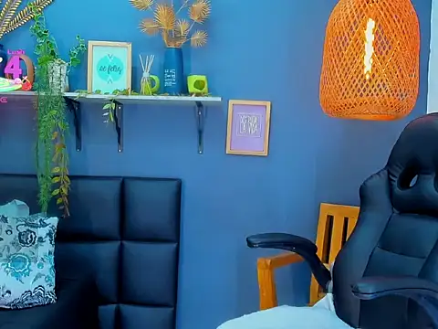 yessila parker online show from 02/03/26, 10:20