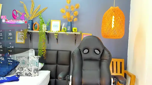 yessila parker online show from 02/09/26, 10:19