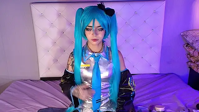 Snapshot of _mollycrystal chatting on 10/17/25, 06:49  mollycrystal online show from 10/17/25, 06:49