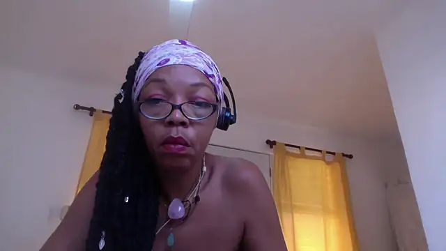 Ladyzee25 online show from 09/21/25, 11:56