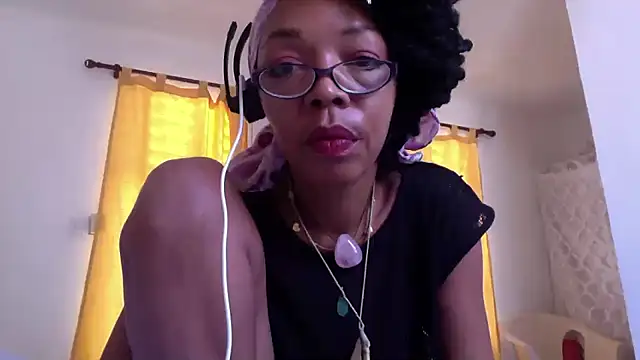 Ladyzee25 online show from 09/28/25, 02:55