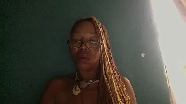 Ladyzee25 online show from 10/24/25, 12:56