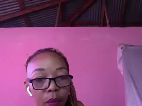 Ladyzee25 online show from 05/02/26, 02:00