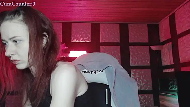 Snapshot of SweetSeraphine chatting on 10/18/25, 06:08 SweetSeraphine online show from 10/18/25, 06:08