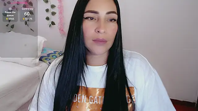 luna lgomez  online show from 03/23/25, 01:09