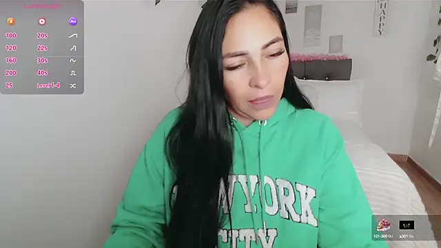 luna lgomez  online show from 09/18/25, 03:36