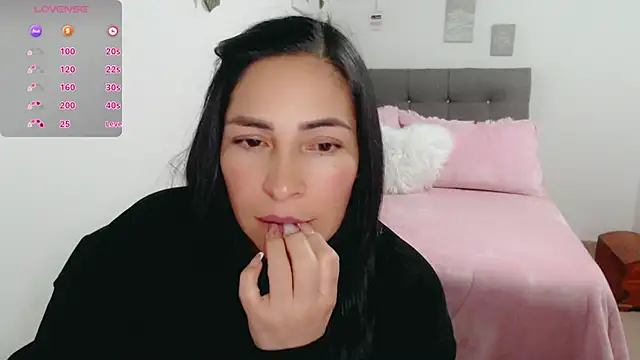 luna lgomez  online show from 03/07/26, 01:35