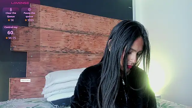 Fernanda liie  online show from 07/24/26, 12:58