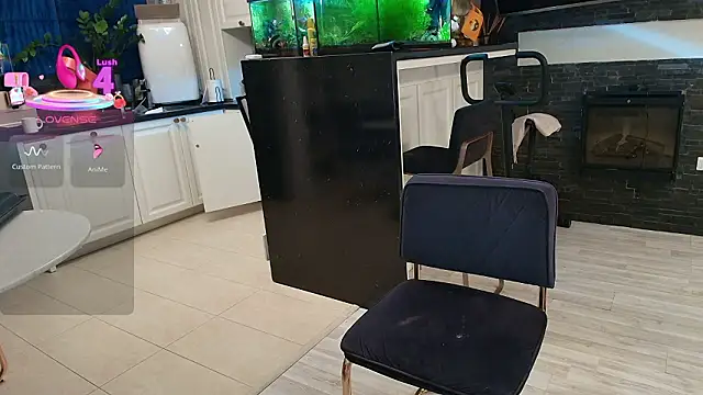 Layla- online show from 03/15/26, 10:27