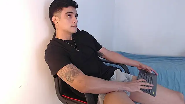 adam levis17 online show from 09/25/25, 05:44