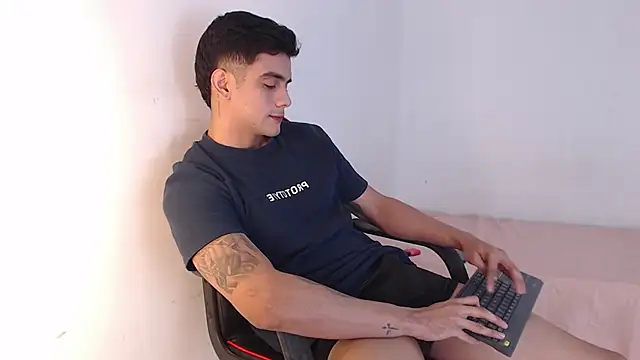 adam levis17 online show from 10/02/25, 05:58