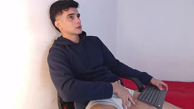 adam levis17 online show from 10/25/25, 07:16