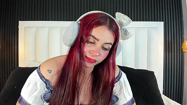 Snapshot of MeganFoxterr chatting on 10/20/25, 05:24 MeganFoxterr online show from 10/20/25, 05:24