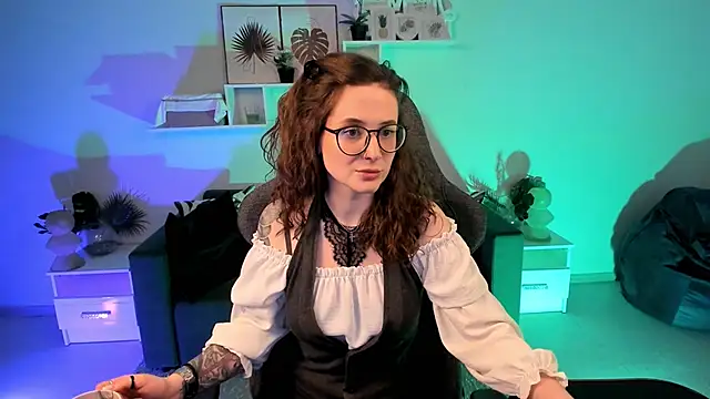 Snapshot of OliviaMcClean chatting on 03/20/25, 02:42 OliviaMcClean online show from 03/20/25, 02:42