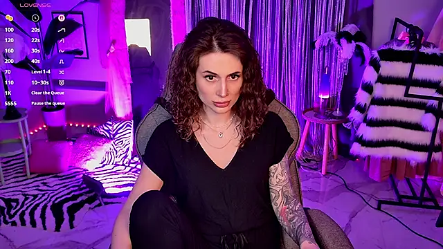 Snapshot of OliviaMcClean chatting on 06/05/26, 04:45 OliviaMcClean online show from 06/05/26, 04:45