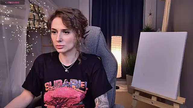 Snapshot of OliviaMcClean chatting on 06/11/26, 12:32 OliviaMcClean online show from 06/11/26, 12:32