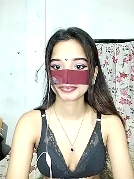 Snapshot of Orna-1 chatting on 10/19/25, 06:41 Orna-1 online show from 10/19/25, 06:41