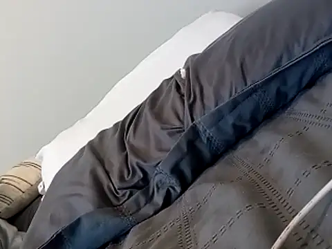 Snapshot of Mouththisbigdick chatting on 10/29/25, 06:09 Mouththisbigdick online show from 10/29/25, 06:09