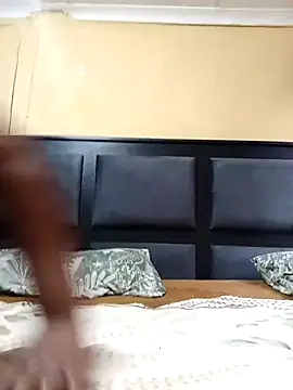 JuicyMilkyTizzy online show from 03/06/26, 08:44